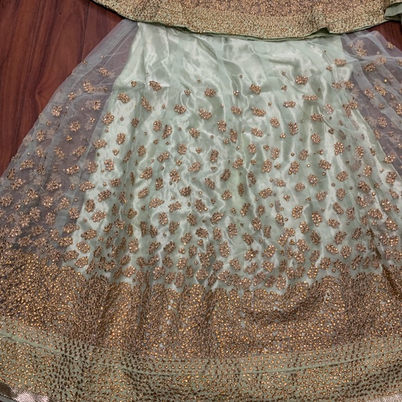 Used like new heavy embellished Indian/Pakistani Lengha party dress - Picture 5 of 8